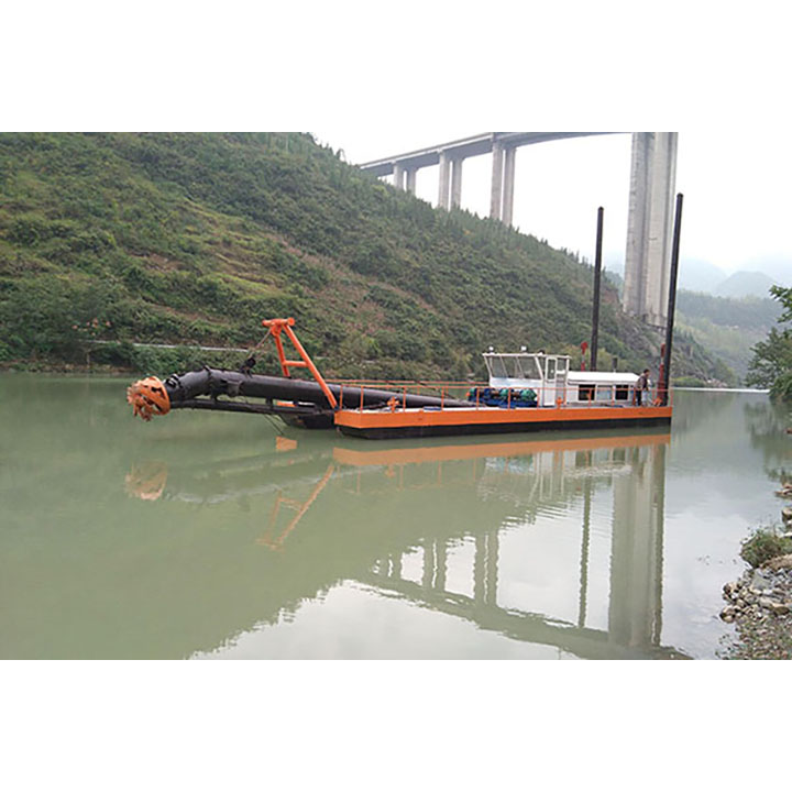 Reservoir dredging ship