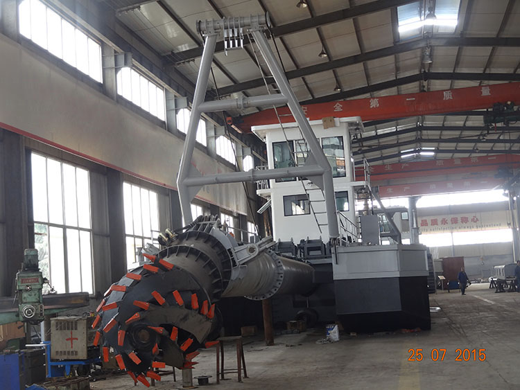 Hydraulic dredging ship - High work efficiency