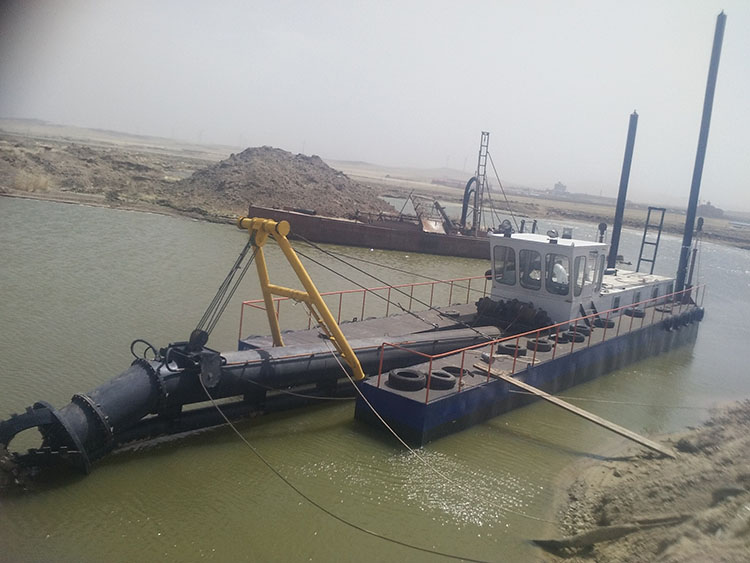 Reservoir dredging ship - Easy to operate