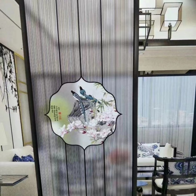 新中式不锈钢屏风隔断玄关轻奢现代简约金属玄关客厅镂空花格