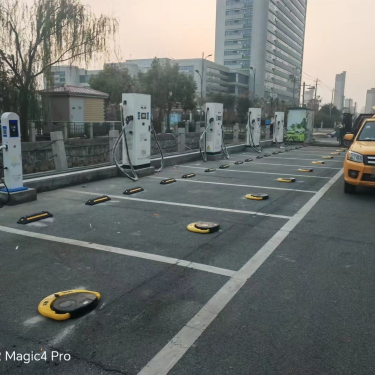 江苏盐城华悦广场配套安装充电桩