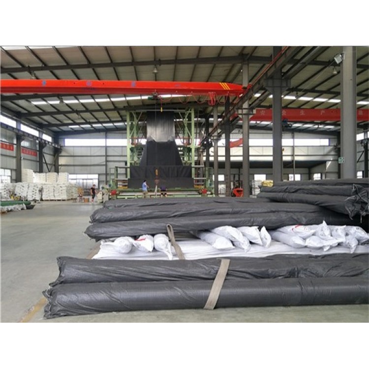 土工膜生产车间准备发货