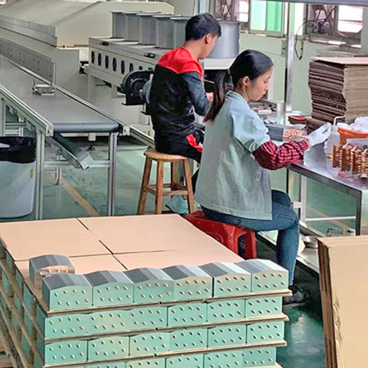 散热器焊接生产线