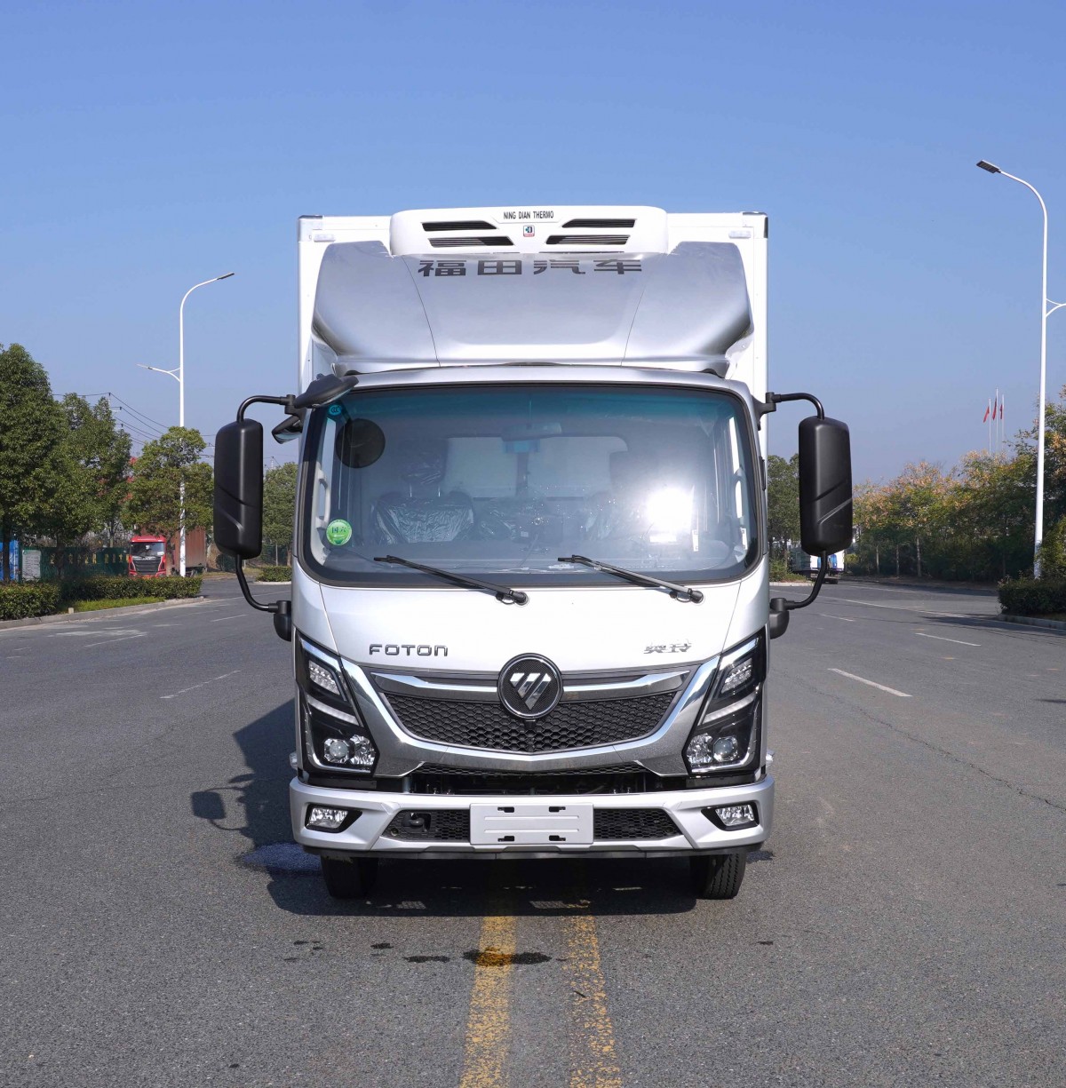 福田奥铃速运4米2冷藏车 2.8排量