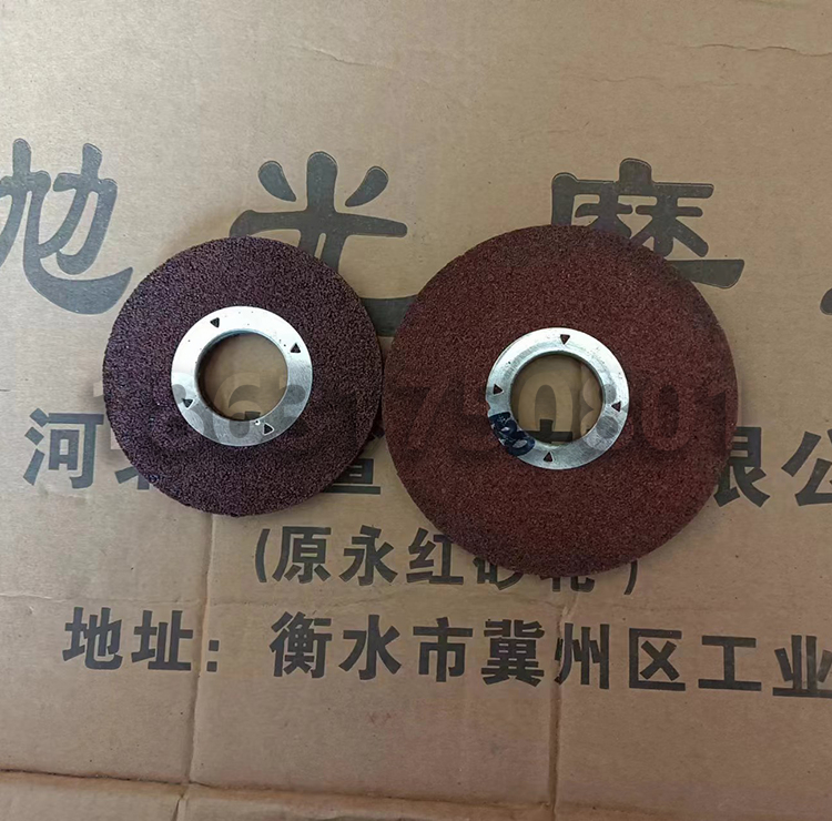 Internal and external grinding wheel for tubes