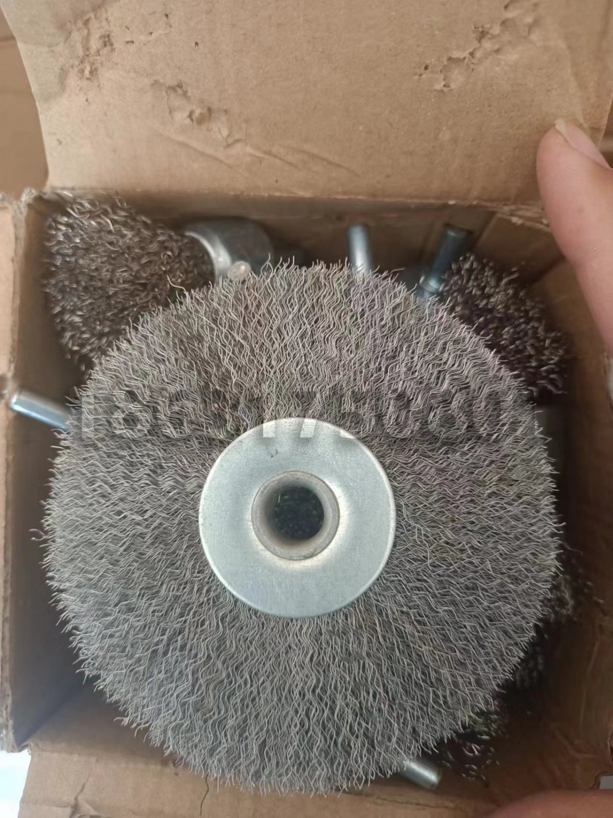 Resin-bonded abrasive grinding head