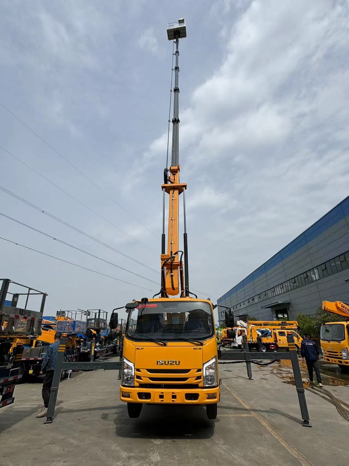 蓝牌宽体五十铃31米高空作业车