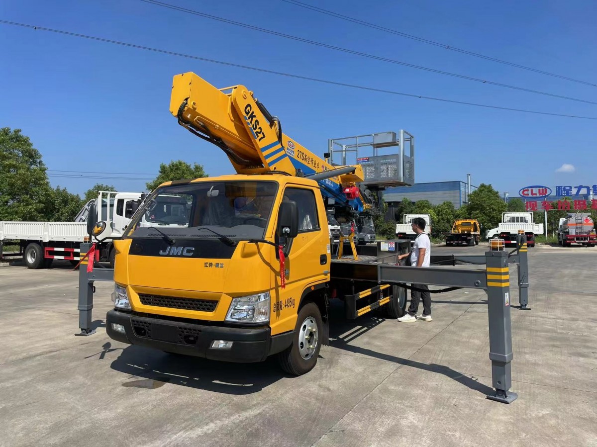 江铃宽体27米直臂式高空作业车