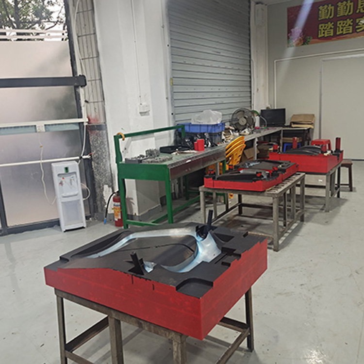 拉丝纹厂家生产车间