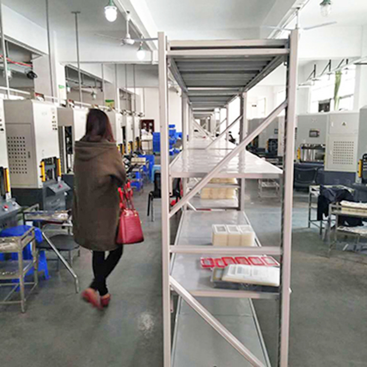 IMD面板热压车间