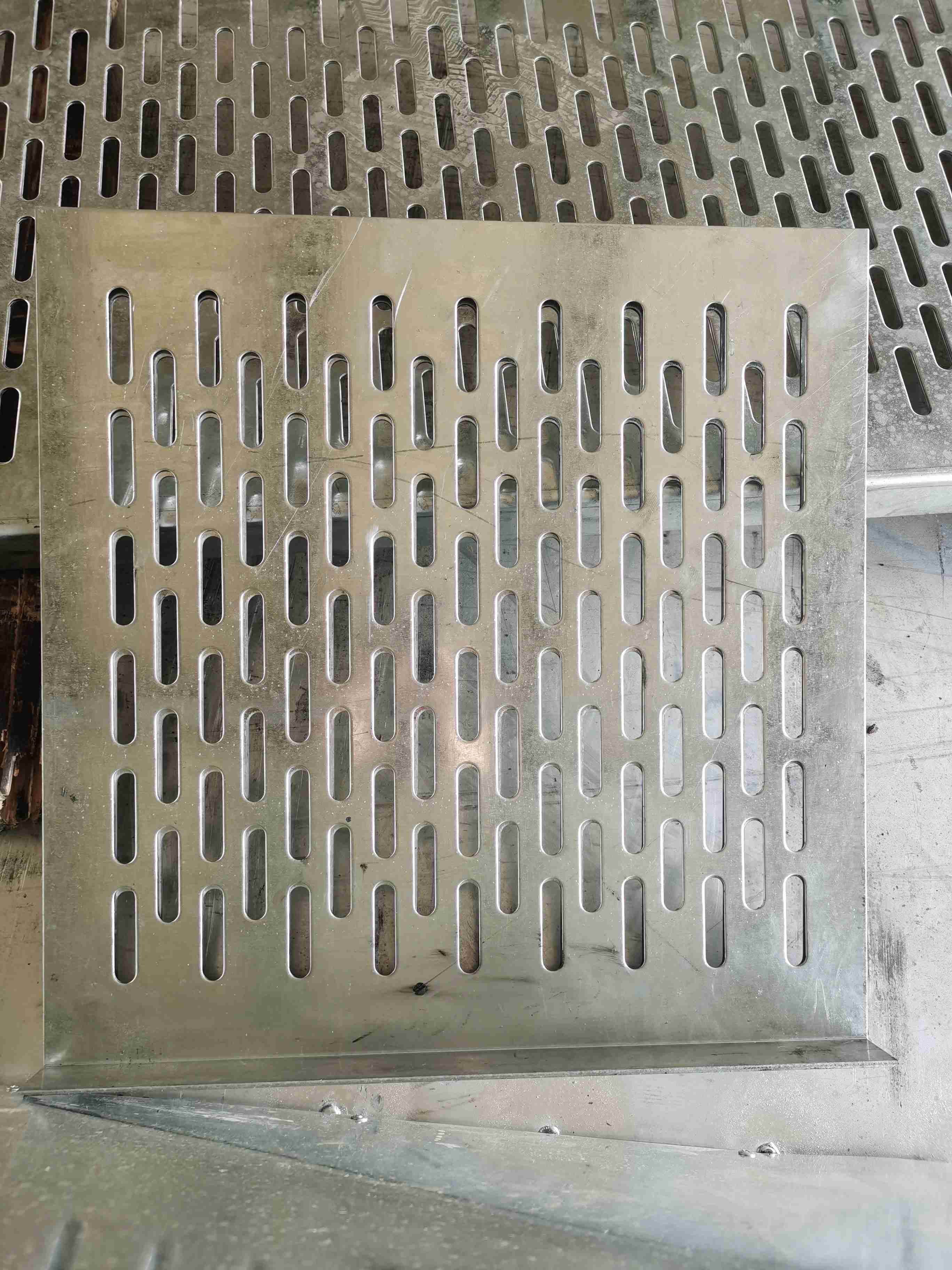 滤清设备 矿筛网 冲孔网 网面光滑 支持定制