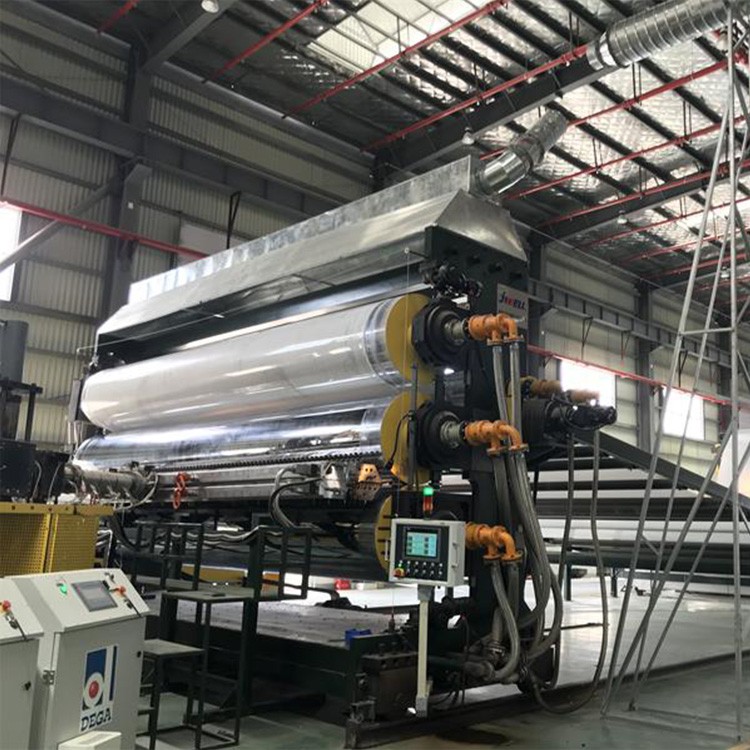 7m HDPE 防水卷材生产线在东方雨虹岳阳工厂顺利验收