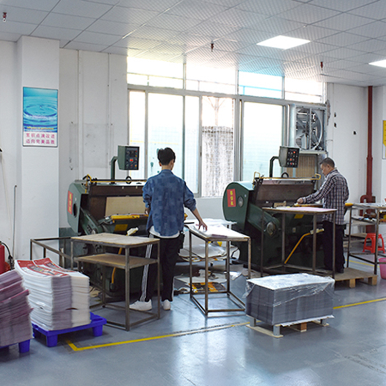 胶盒半自动模切机