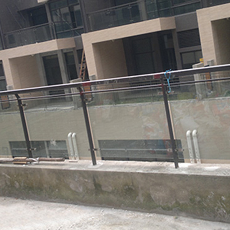 中宝世纪地产玻璃栏杆