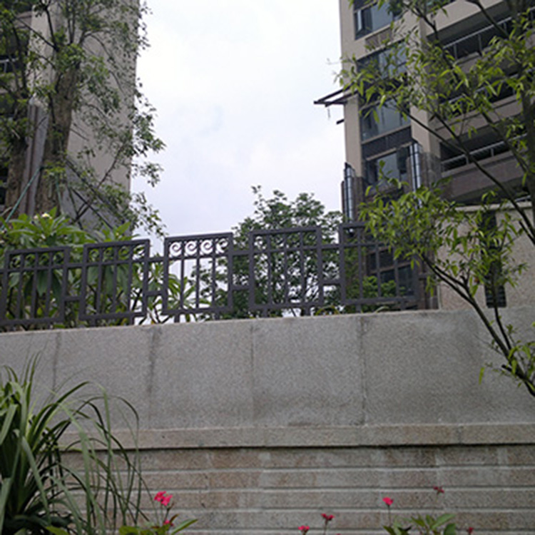 中宝世纪地产围墙栏杆
