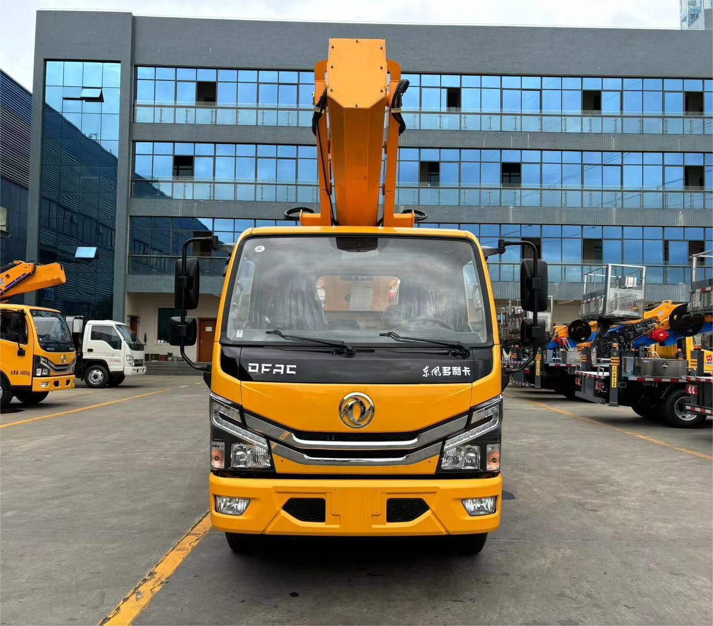 蓝牌东风多利卡33米高空作业车