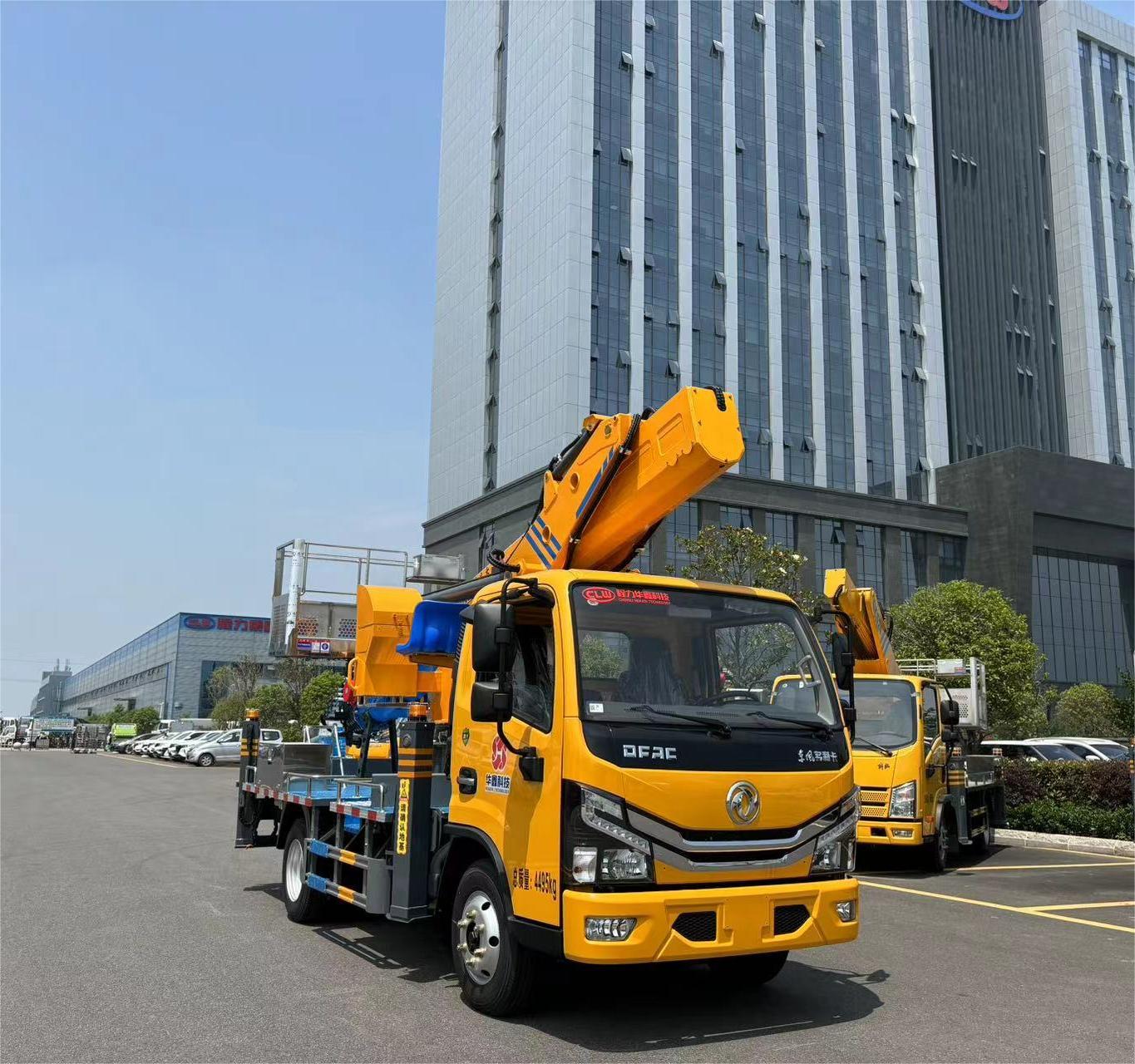 蓝牌东风多利卡31米高空作业车