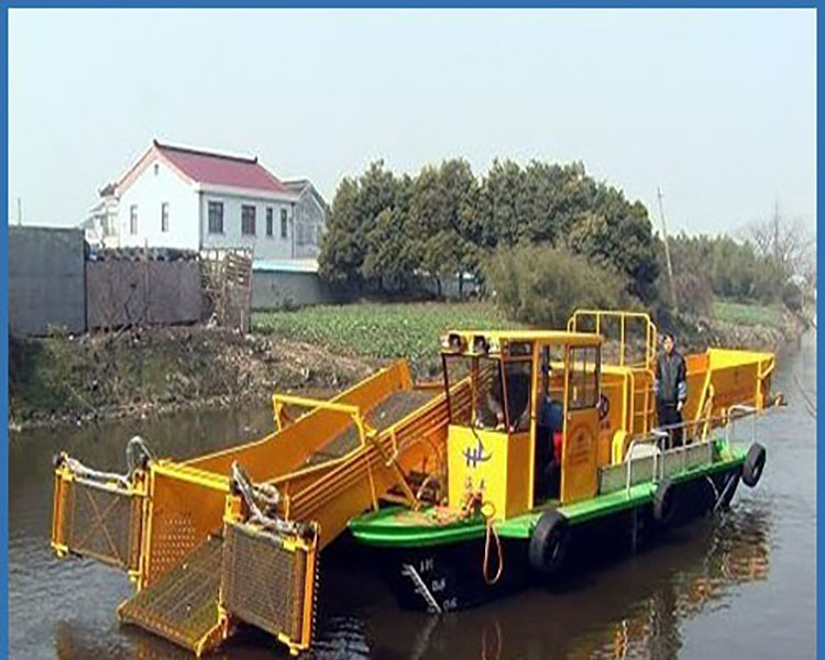 Water Surface Cleaning Vessel