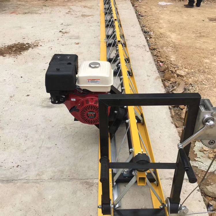 Tripod vibration beam, convenient disassembly and modular construction frame-type screed leveling machine