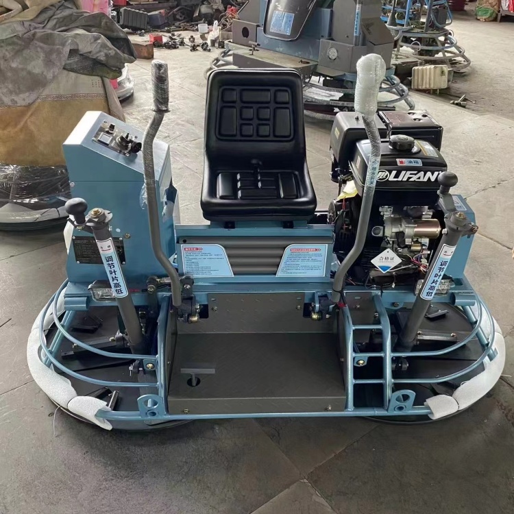 Manufacturer of 800-type Gasoline Drive-Through Polishers, Concrete Pavement Troweling Machines