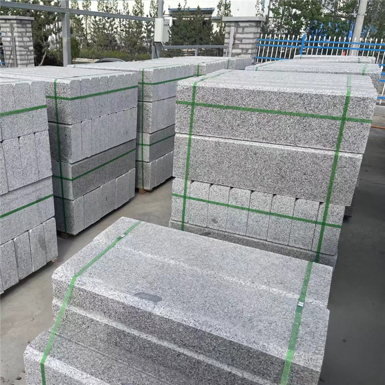 Roadside stone manufacturer