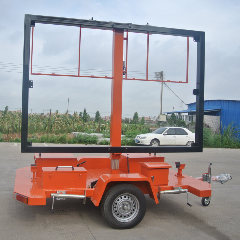 交通诱导屏LED大屏广告拖车交通指示屏工具拖车