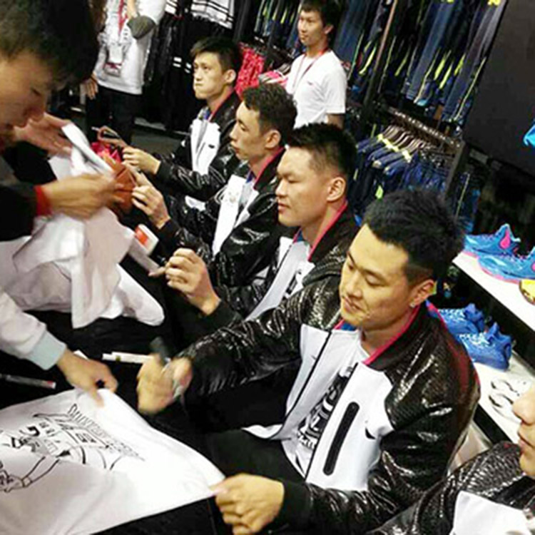 CBA全明星赛的签名会