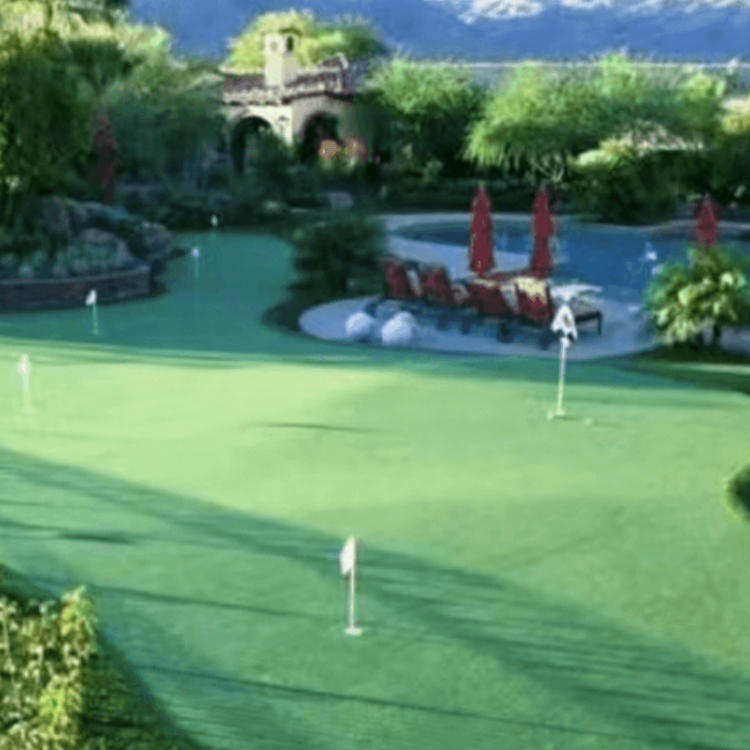 高尔夫楼顶人工果岭