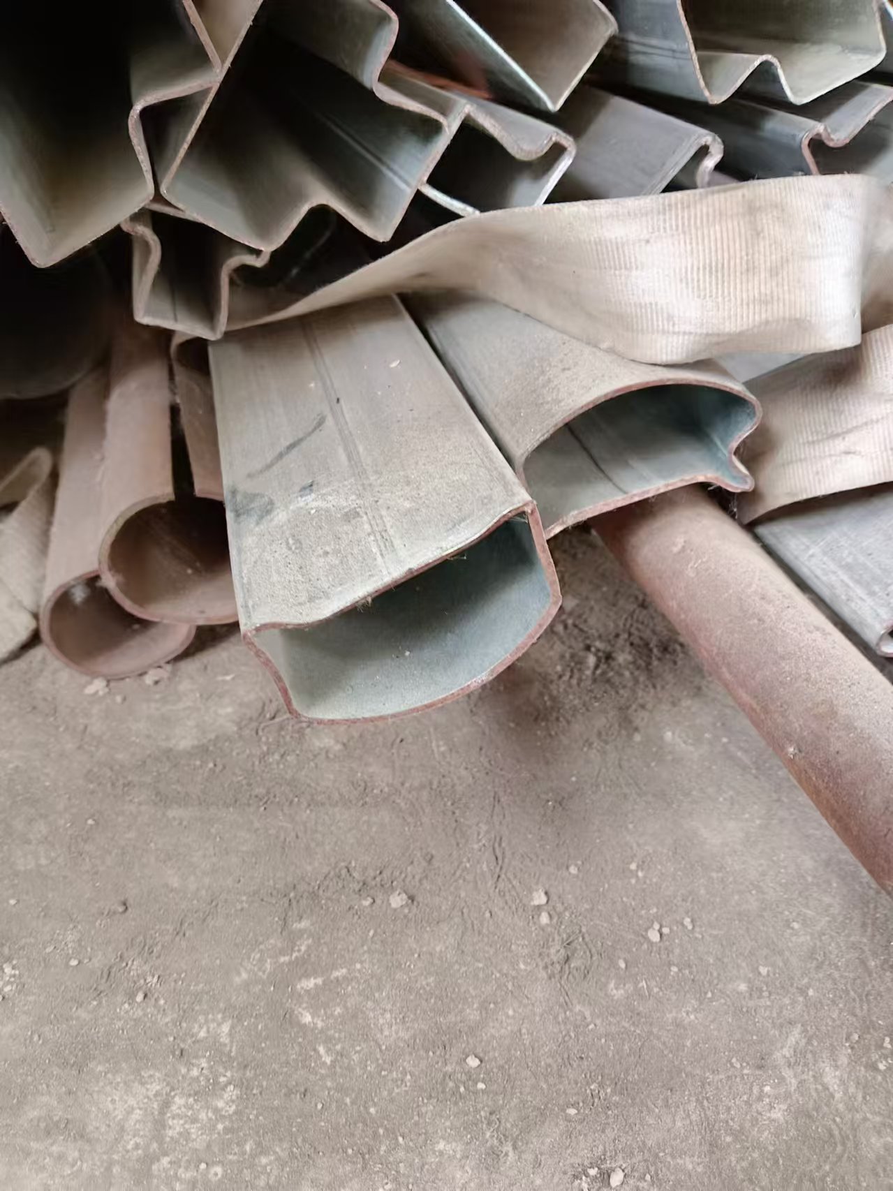 压花圆管 菱形压花管 体育围栏异型管