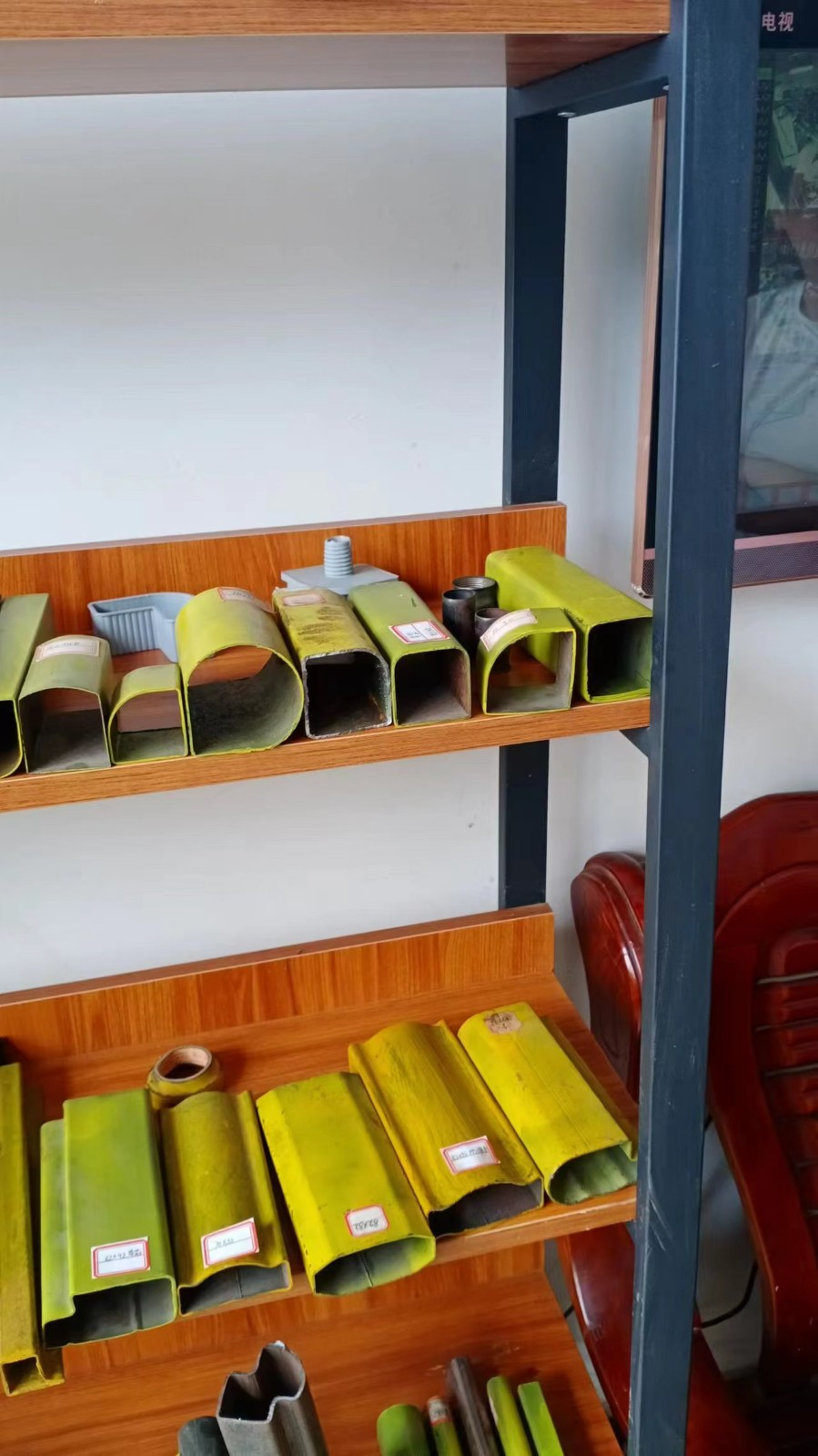 薄壁腰圆焊管产品，生产尖椭圆钢管型号，镀锌带椭圆管尺寸