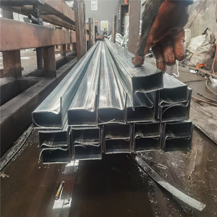 P型管厂家，镀锌P型管尺寸，