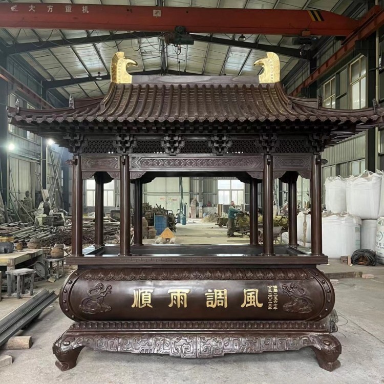 寺庙大殿门前铸铜长方形香炉