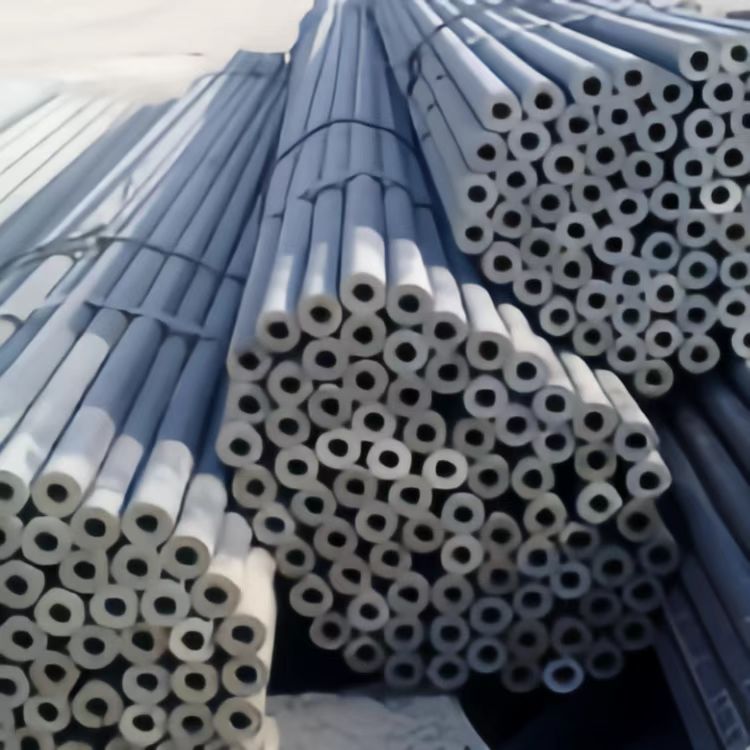 Various sizes and models of seamless pipes, seamless steel tubes, thick-walled seamless steel tubes, and precision seamless steel tubes.