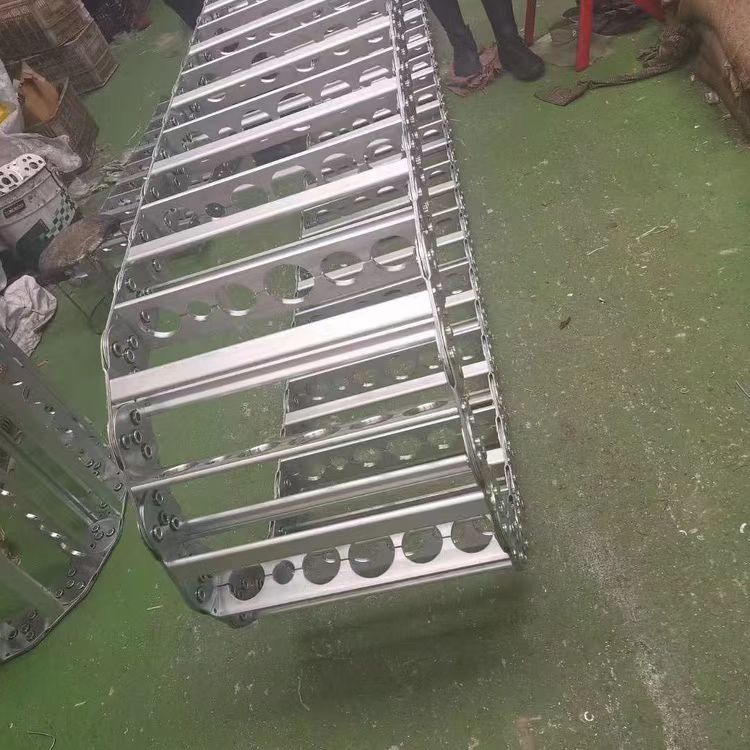 钢铝拖链