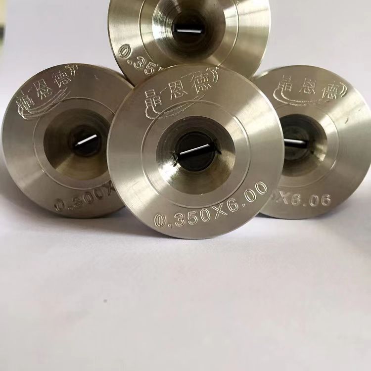 Crystal Pulling Molding