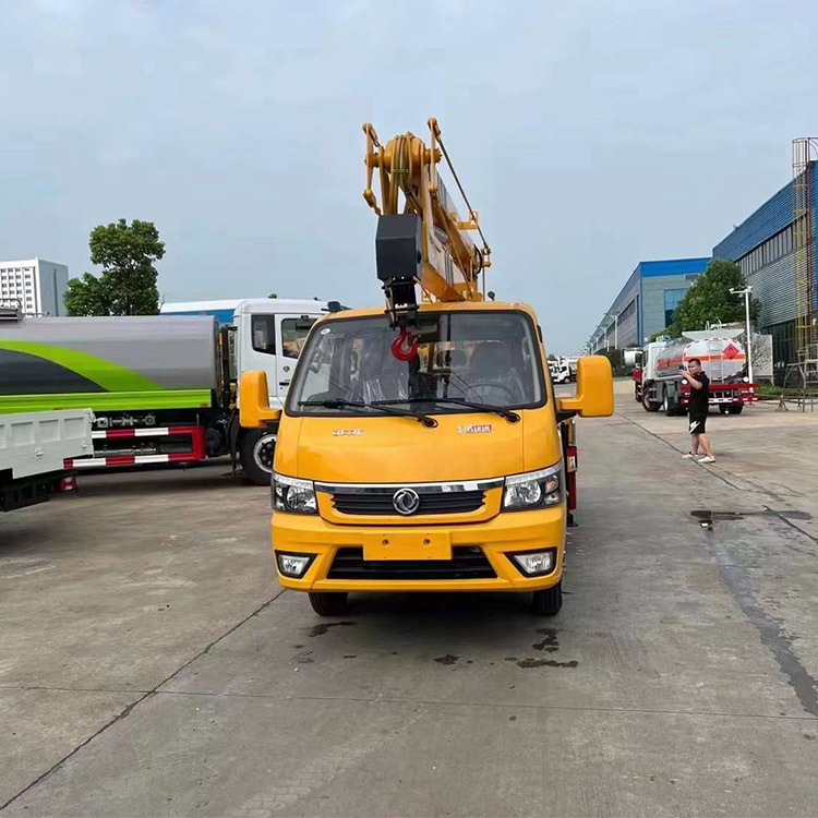 13米东风途逸高空作业车