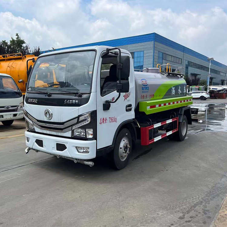 5吨东风小多利卡洒水车