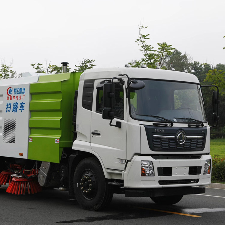 天锦扫路车