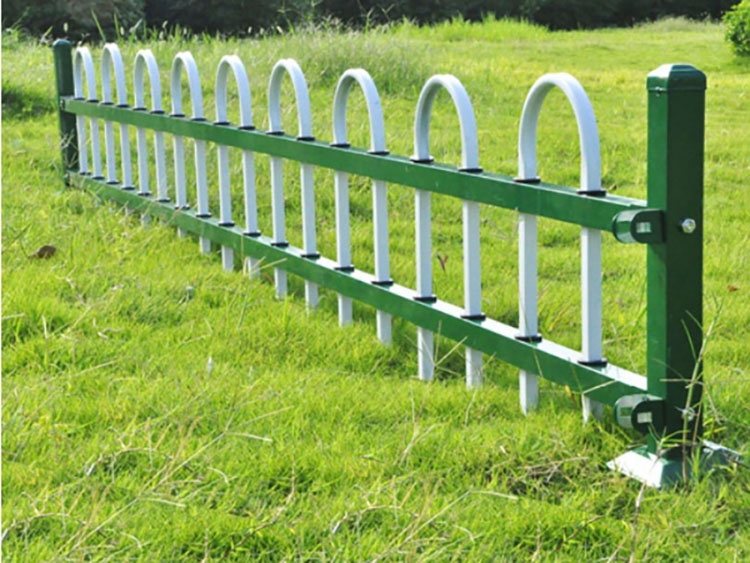 草坪护栏