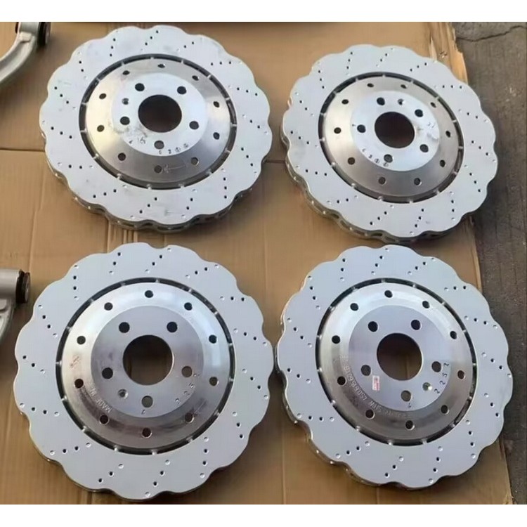 奧迪新款r8 4.2剎車盤 機(jī)腳膠 油底殼 機(jī)油散熱器 軸承