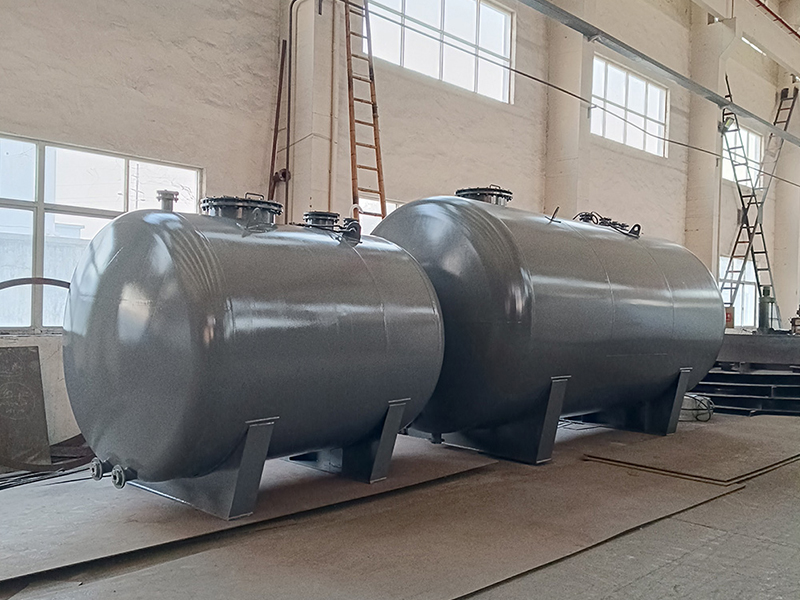次氯 酸钠储罐