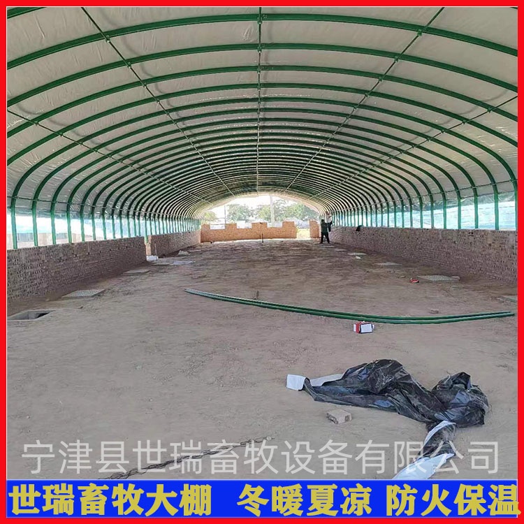 新型养兔大棚搭建 保温肉兔养殖大棚建设 兔舍大棚施工