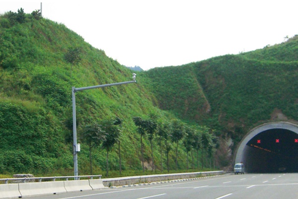 山坡复绿工程