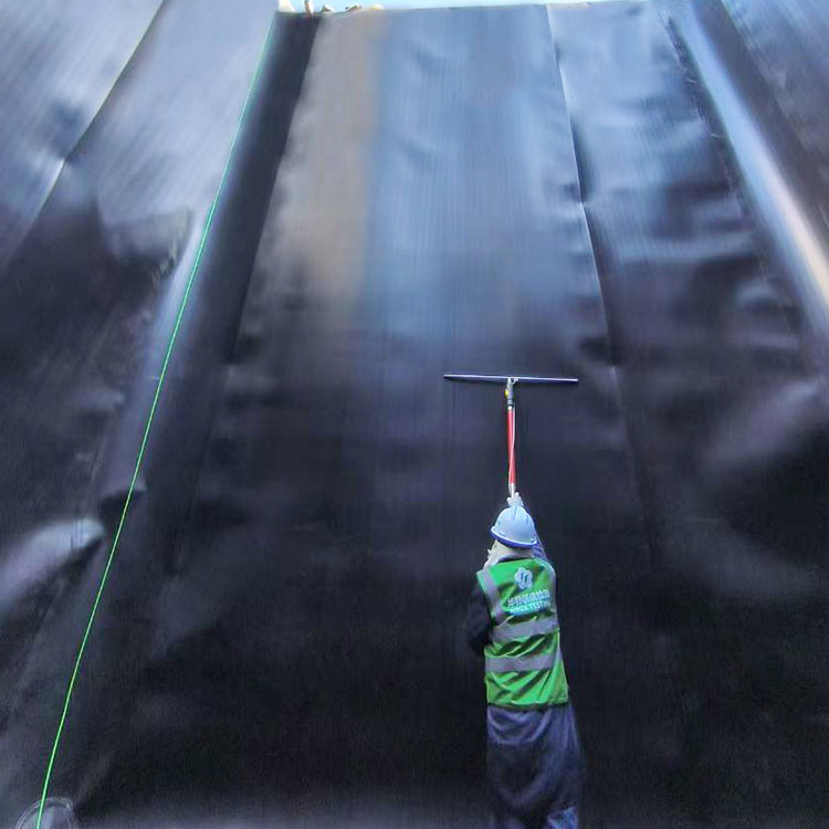 刚性填埋场防渗层渗漏检测