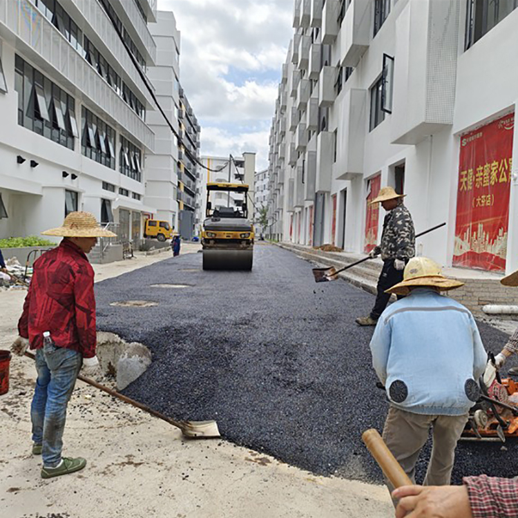沥青工程 找路易通沥青摊铺队