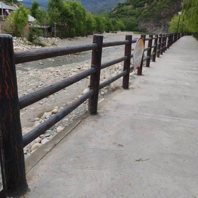 1.5米仿树皮三扶手护栏