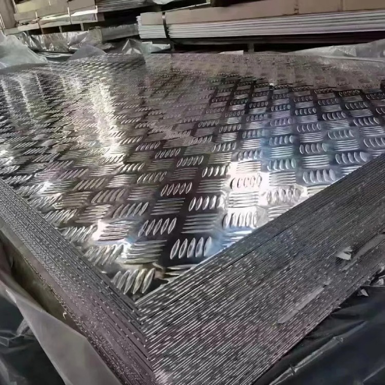 Anti-slip aluminum plate
