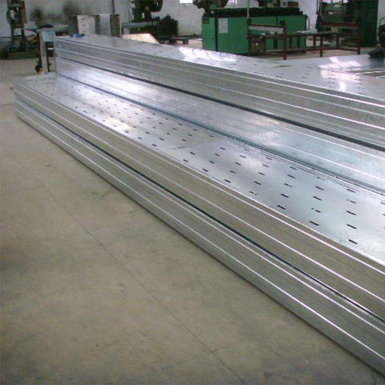 托盘式电缆桥架