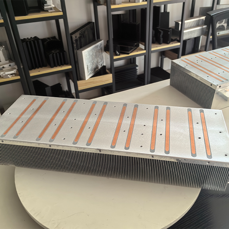 铲齿散热器
