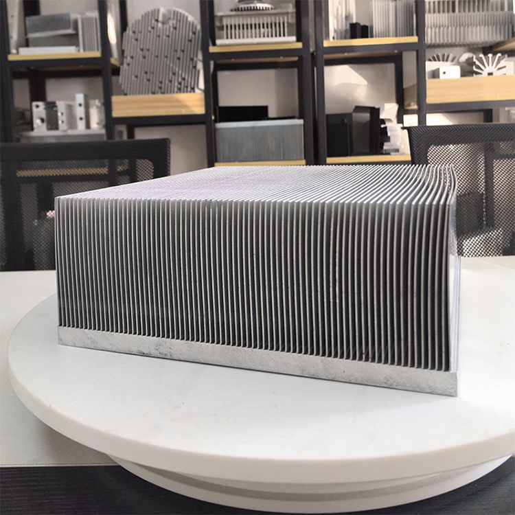 High-density toothed radiator